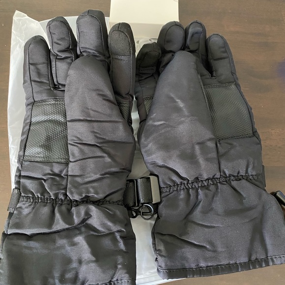 Brand new Heating Gloves with battery included. - Picture 2 of 4
